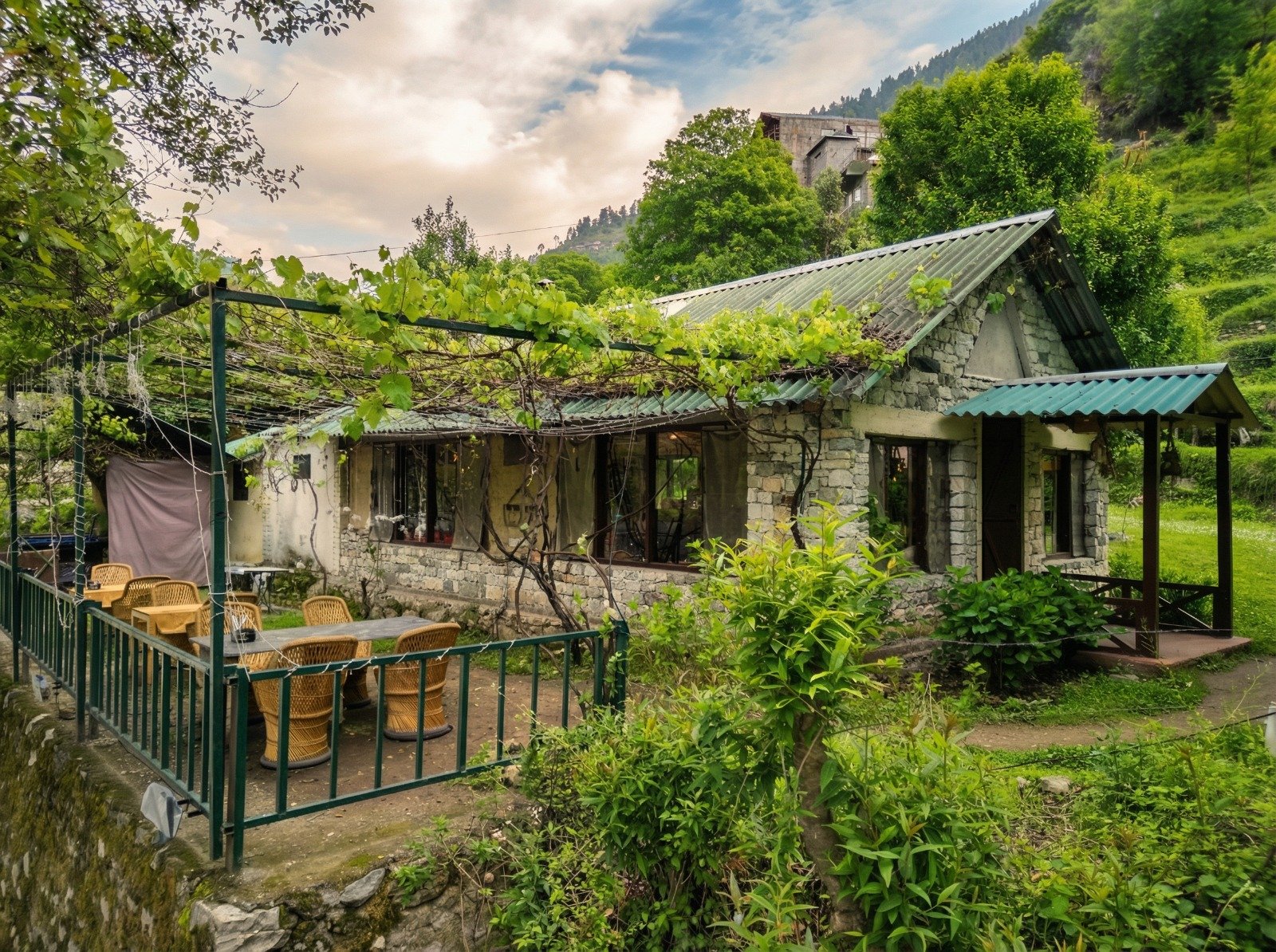 Thehraav Cafe by the river